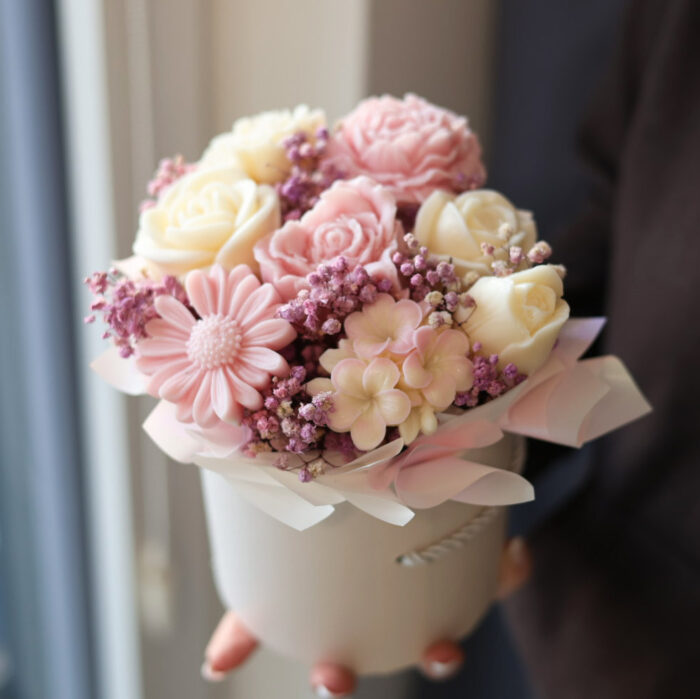 FLOWERBOX M WRZOS KREM (OD RĘKI)